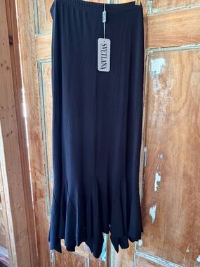 Black Maxi Skirt Flared Hem NWT SZ 12